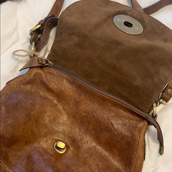 EUC leather bag by Amber Rose - Picture 3 of 8